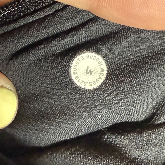 Lululemon leggings • women’s size 4 - Picture 7 of 7